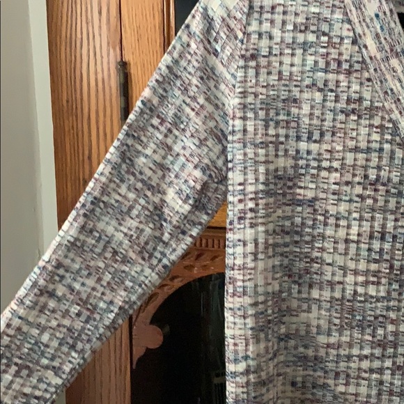 Loft Top - Picture 3 of 4